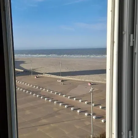 Berck: Front De Mer Avec Vue Sur La Plage Esterno foto