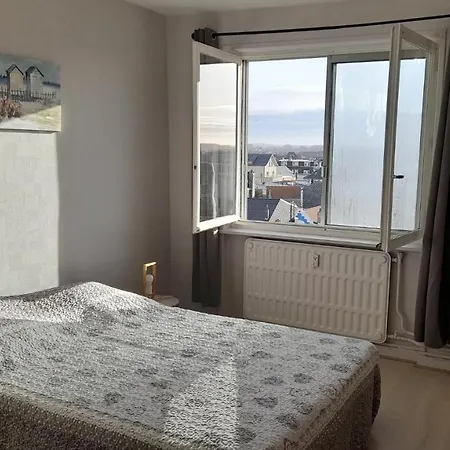 Berck: Front De Mer Avec Vue Sur La Plage Esterno foto